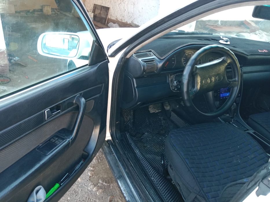 Ауди С4, автомат,обем:2/6