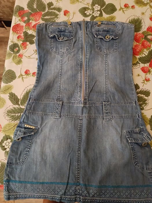 Продавам дънкова рокля