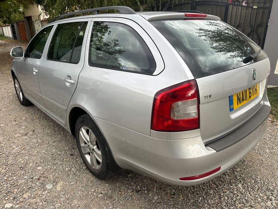 SKODA Octavia 2011 — imagine 2