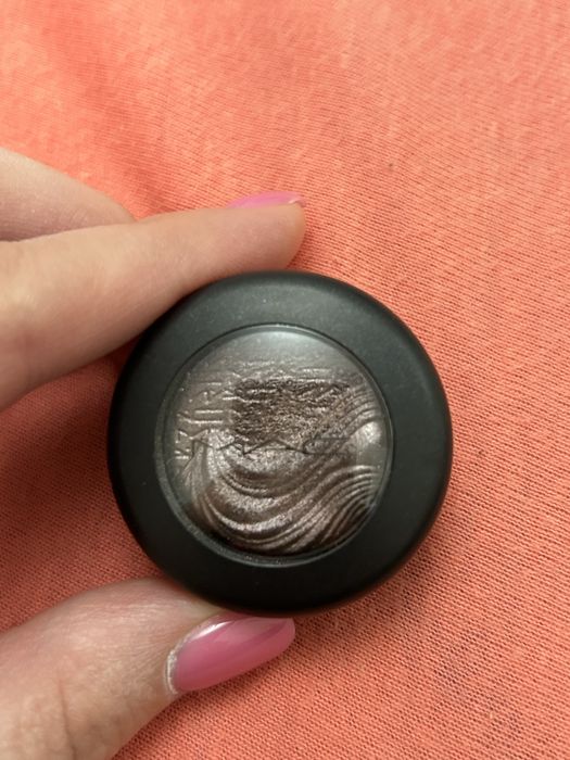 Тени для век от Mac