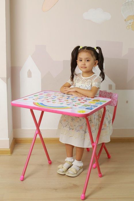 Продам хороший качественный детский парту комплект.