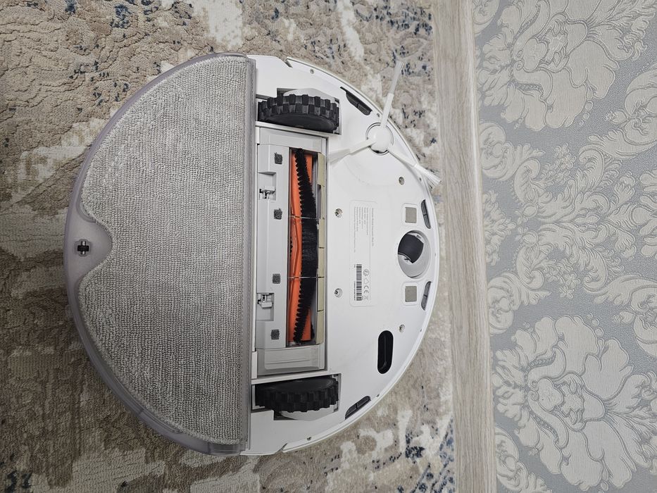 Продам робот пылесос