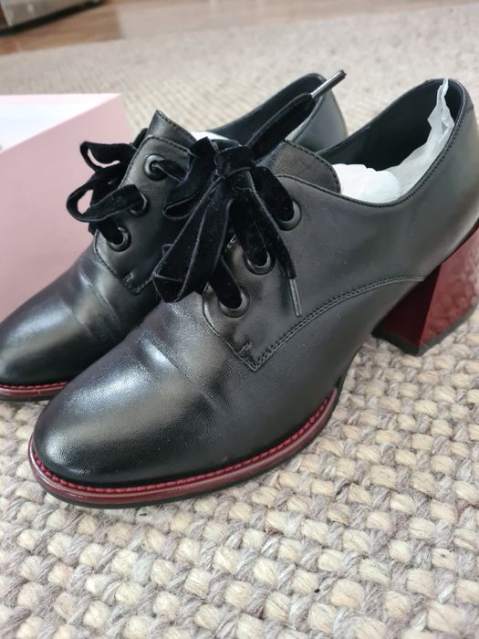 Pantof cu siret Epica