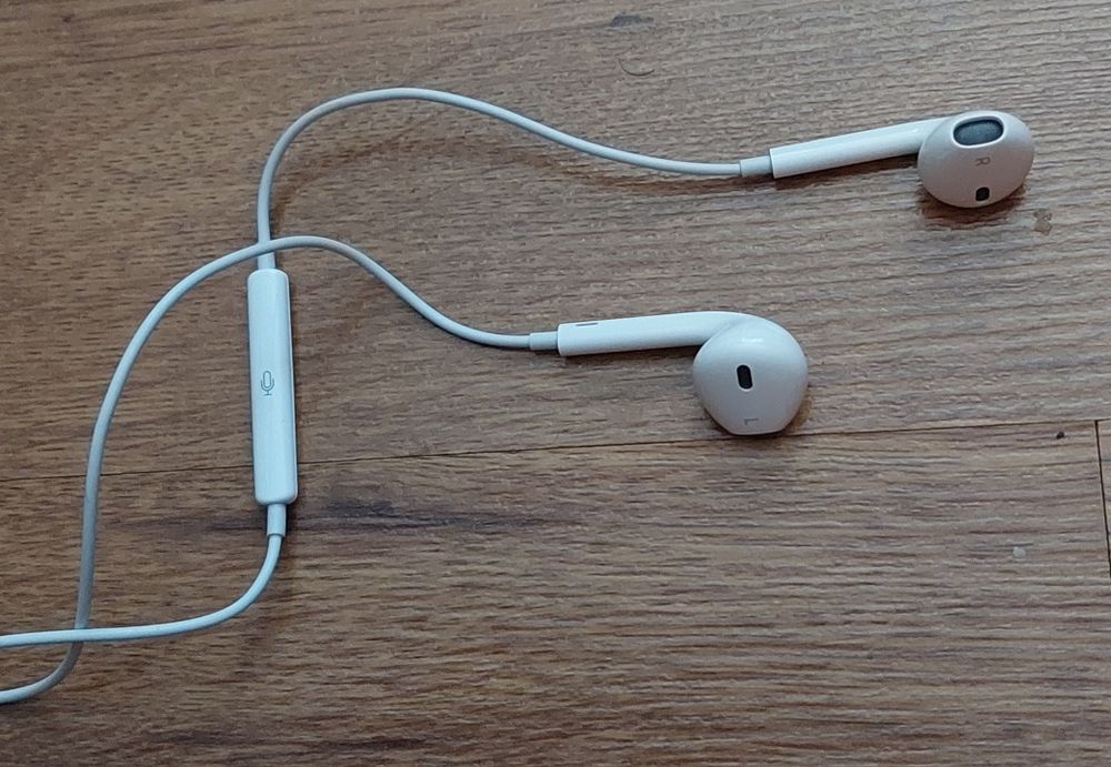 Оригинални аксесоари за IPhone