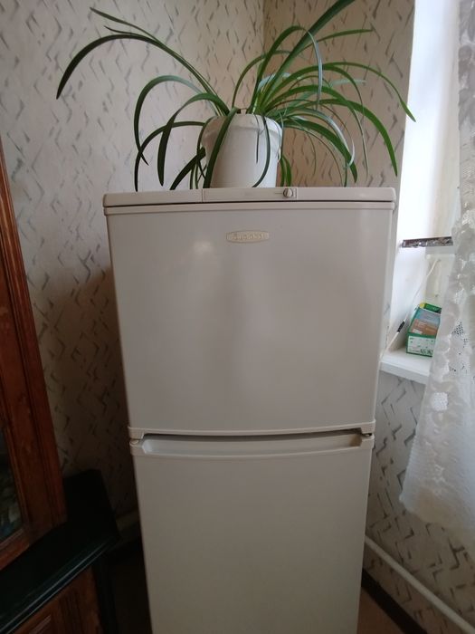Продам холодильник