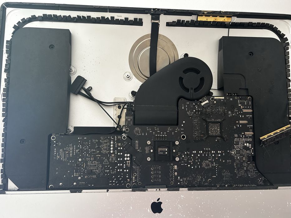 Dezmembrez Apple Macbook Pro 2010-2015, imac 2012