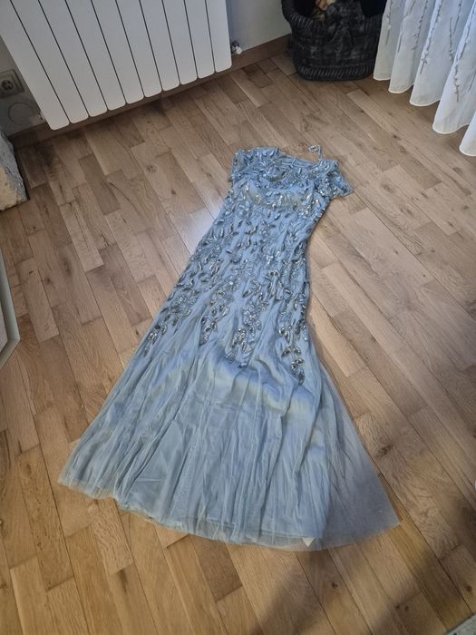 официална рокля с пайети M размер