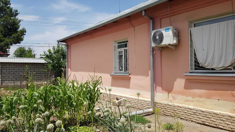 Продаётся дом с участком 10 соток