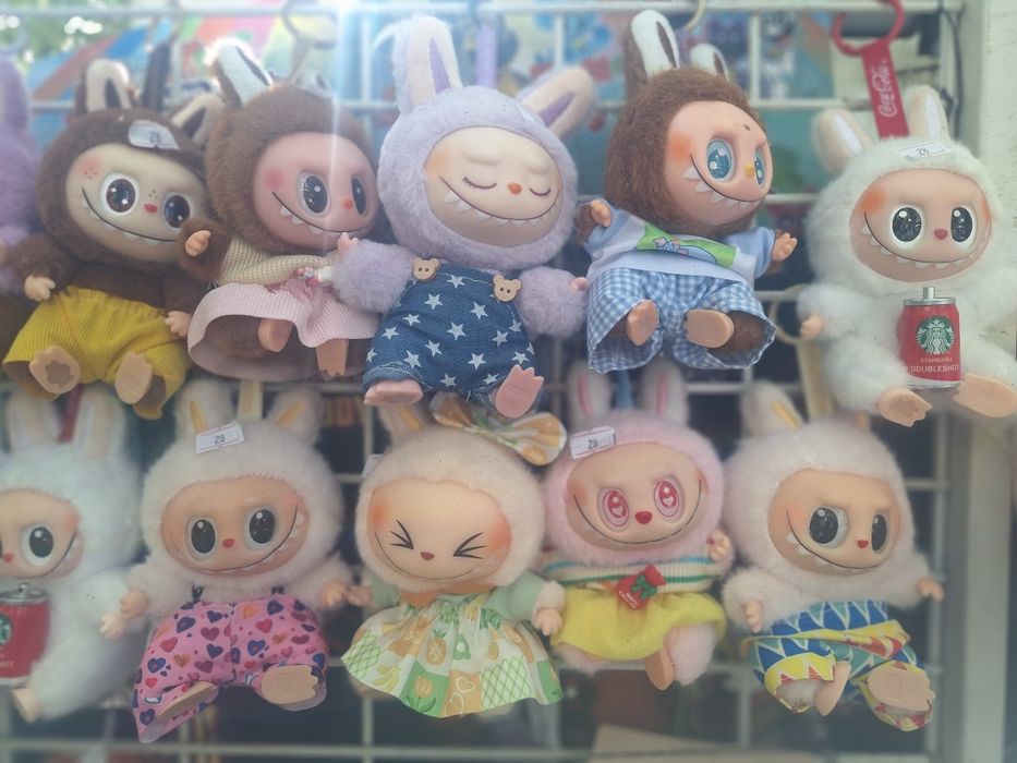 Лабубу  по избор на цвят модел и дрехи