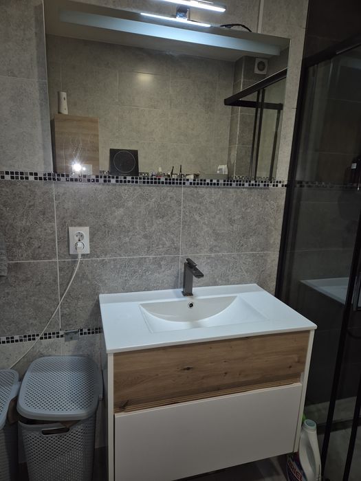 Vand mobilier de baie