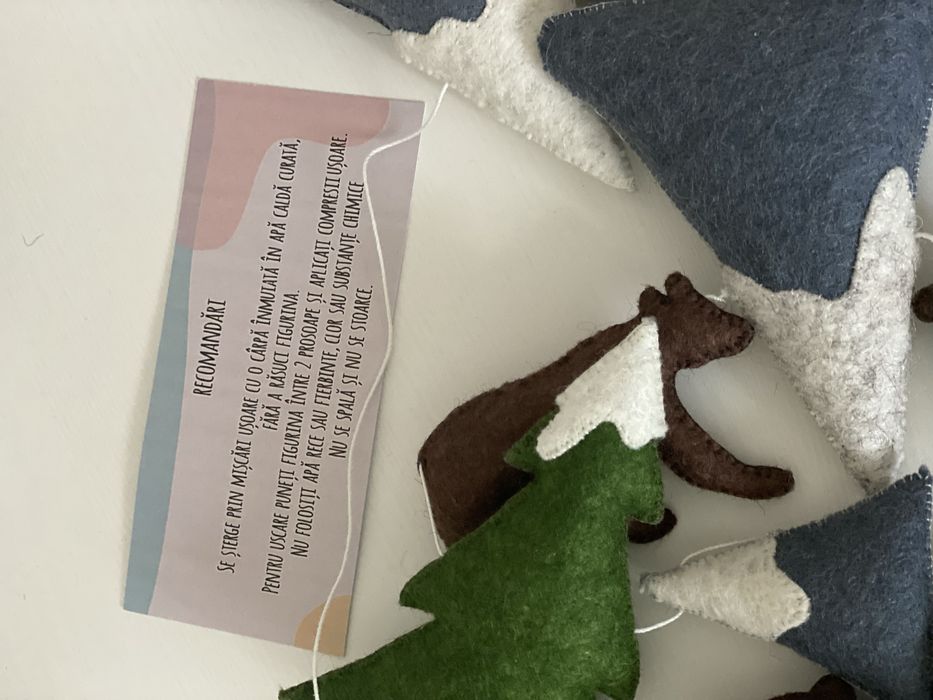 Ghirlande cu elemente din lână