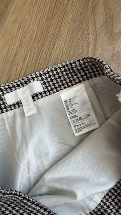 Карирана пола H&M, размер 38