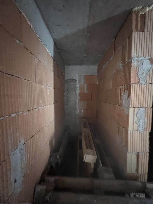 Тристаен Апартамент