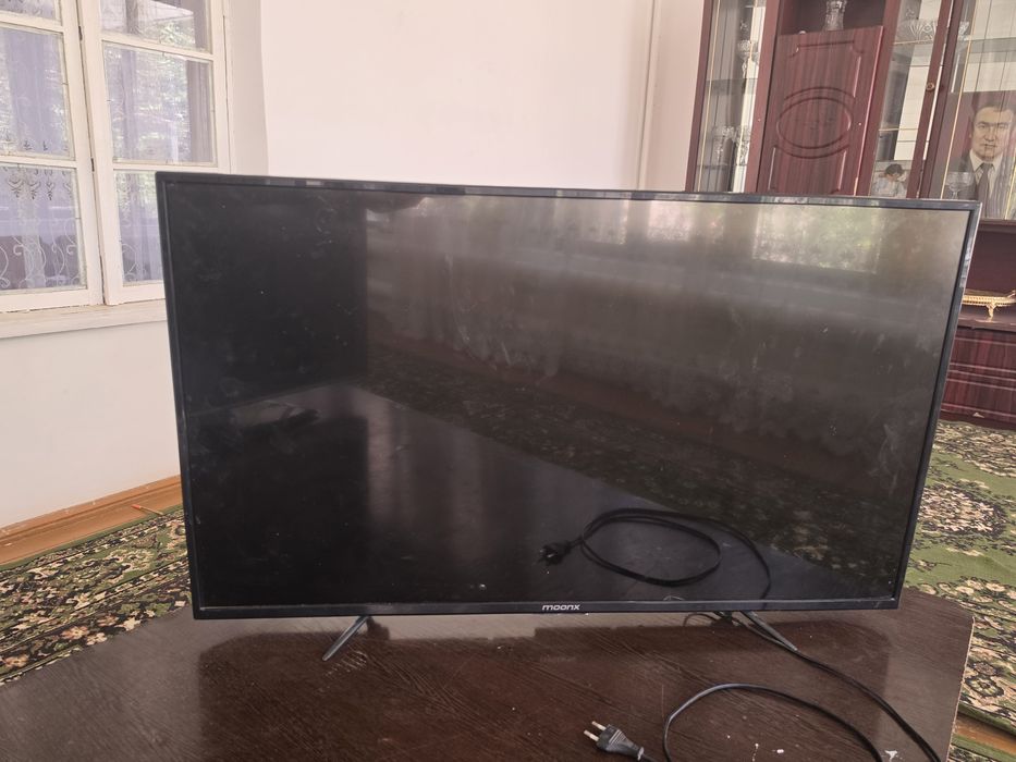 Moonx televizor.ekrani ishlamedi qolgani yaxshi ishledi