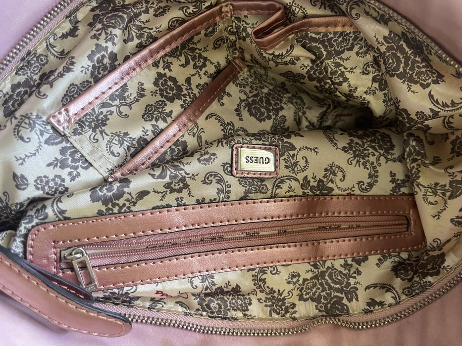 Musette incaltaminte  piele vitel/ guess geanta lac/saten roz medie