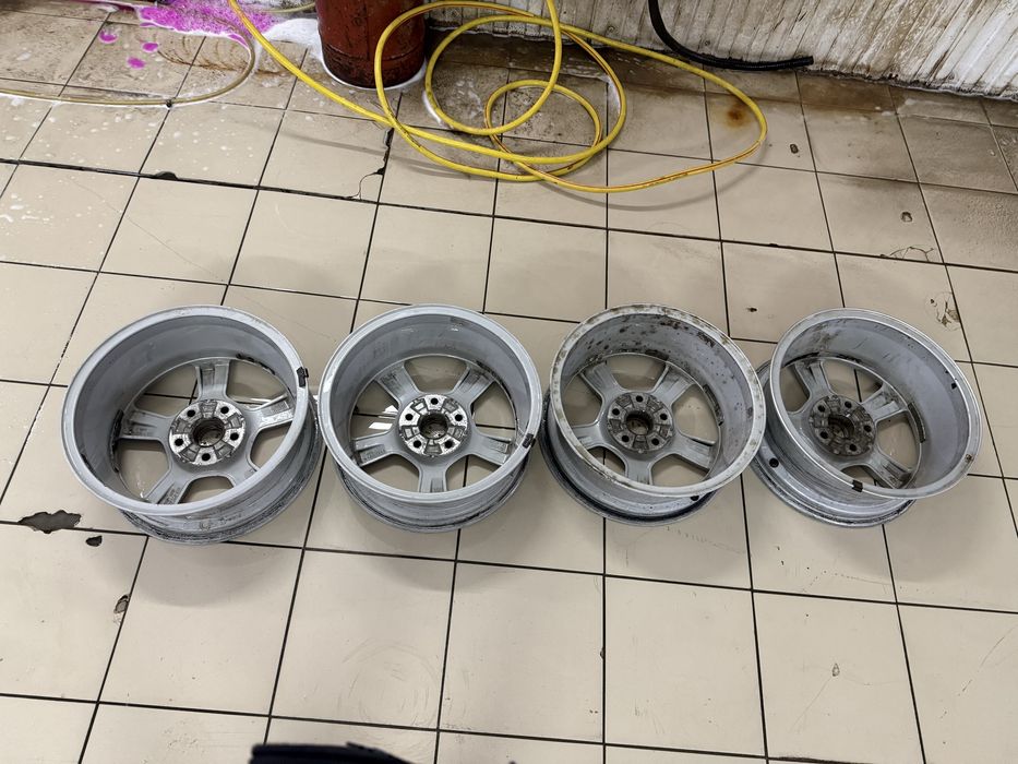 Продам диски R16 AUDI оригинал