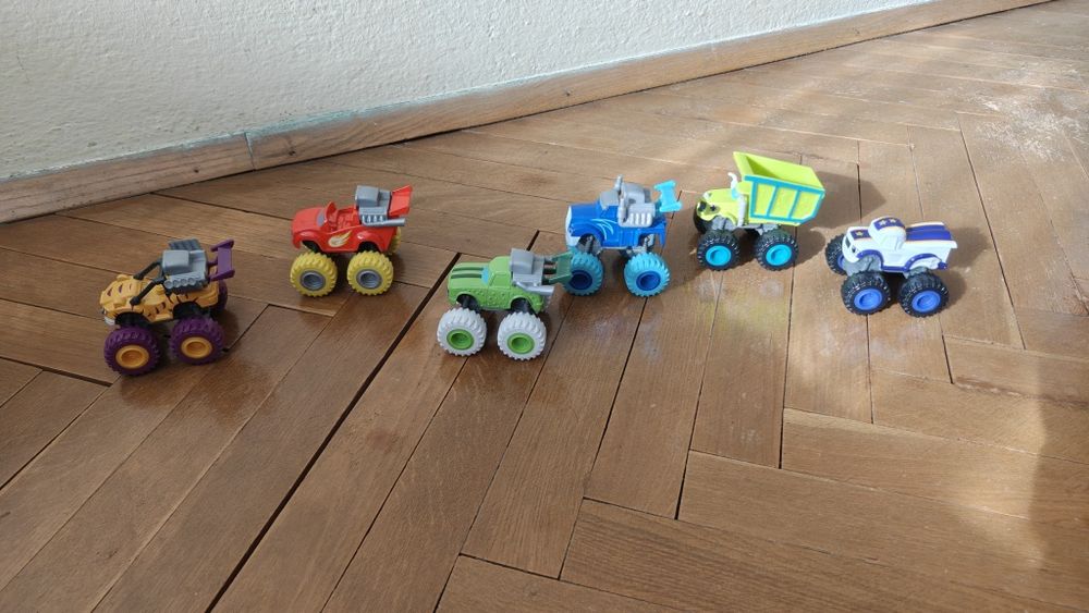 6 бр. колички от "Пламъчко и машините" (Blaze and the Monster Machine