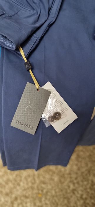 Вещи очень много все новое есть бу Canali BOSS  и др