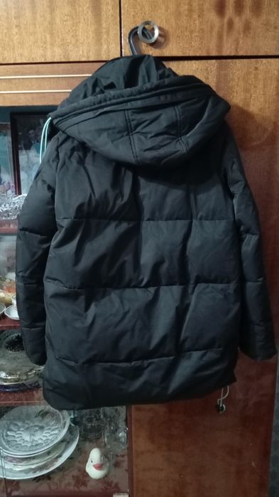 Куртка зимняя. С капюшоном.