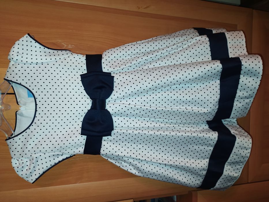 Нарядные новые платья для девочки