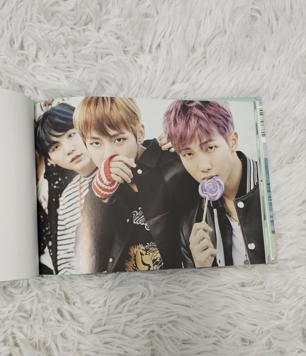 Альбом BTS (You never walk alone)