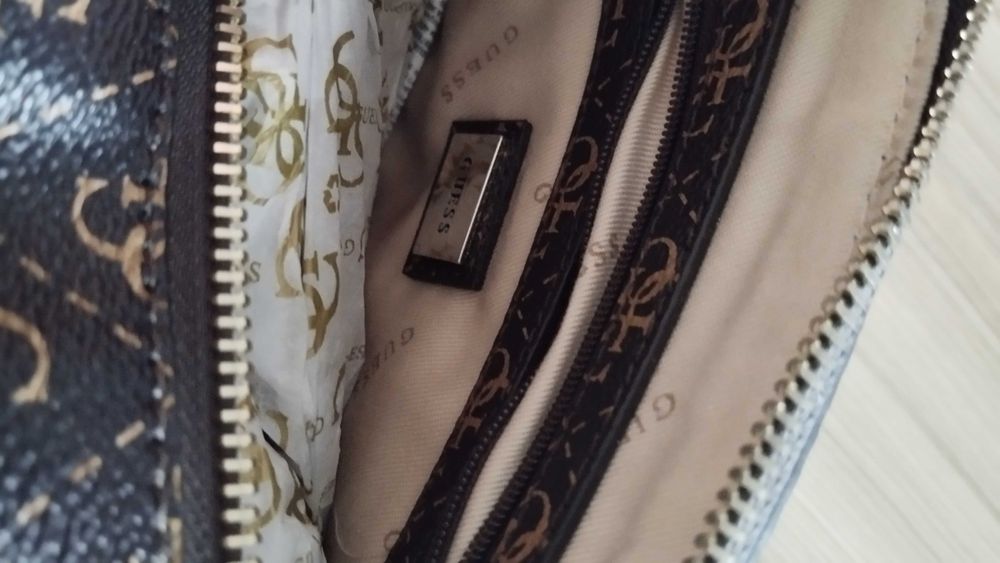 Малка чанта Guess