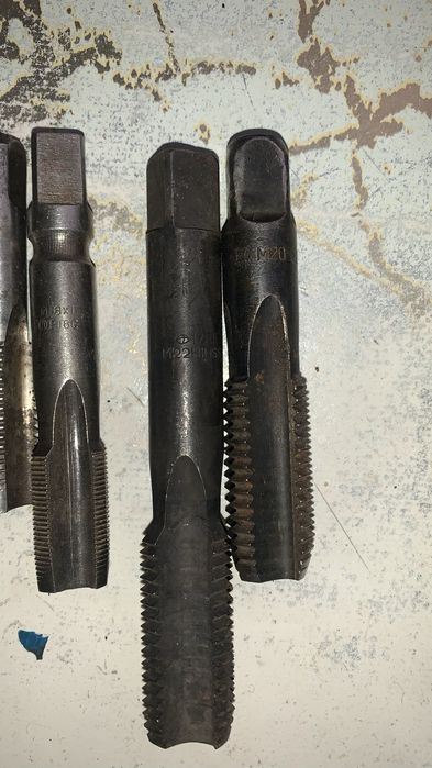 Метчики, токарный инструмент