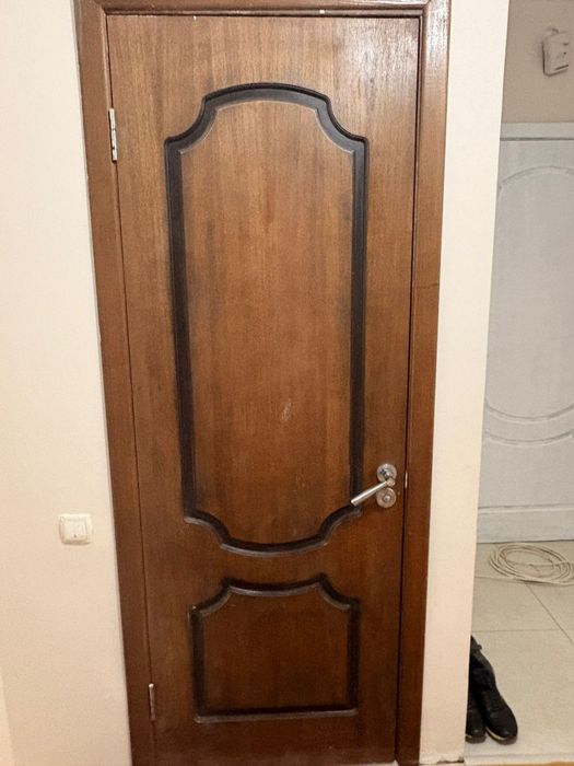 Продам двери из натураоьного дерева