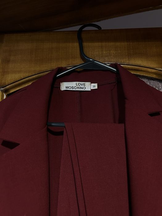 Продам платья, костюм