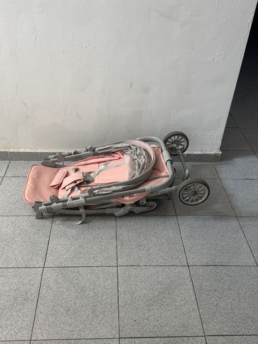 Продам коляска легкая