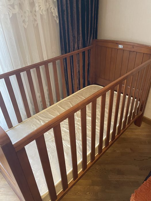 Детская кровать из дерева натурального