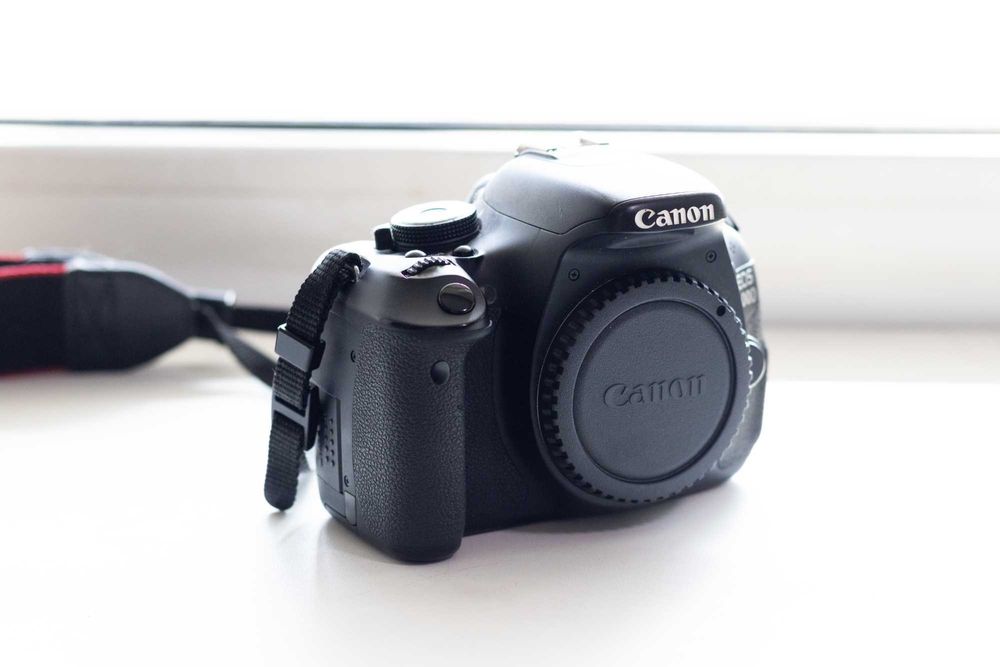 Canon 600D + объектив 18-55mm IS II