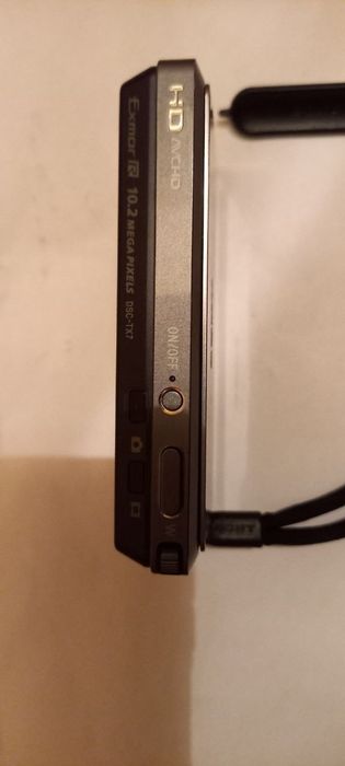 продаю видео камеру SONY.