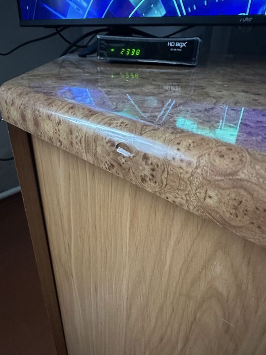 СРОЧНО продам тумбу уголок для ТВ или в магазин