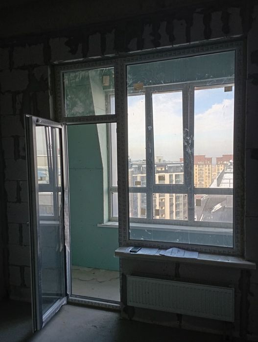 Продам дверь и окно пластик