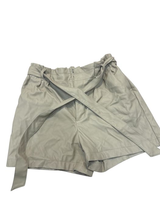 Къси панталонки от изкуствена кожа Amisu с колан