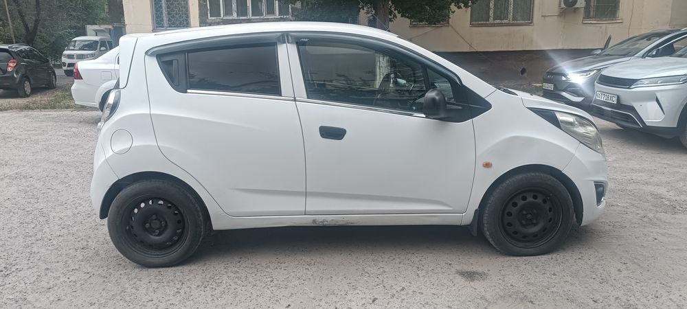 Спарк сотилади срочно