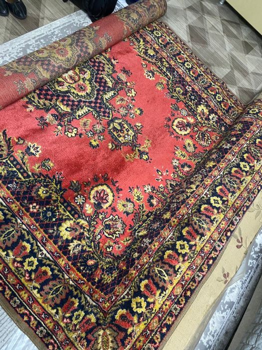 Продам ковер в хорошем состоянии