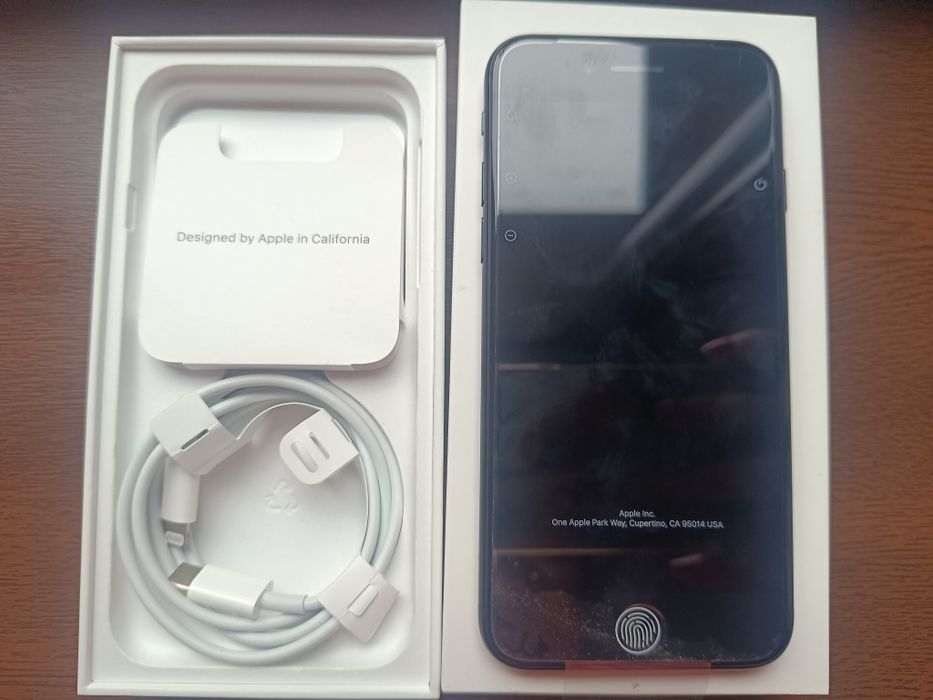 Telefon iPhone SE nou
