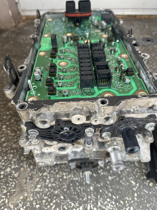 Inverter defect Toyota Camry Hibrid 2,5 - 2020