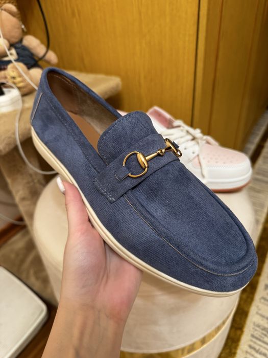 ПРОДАМ ОБУВЬ ЗА 8000 тыс  2 пары