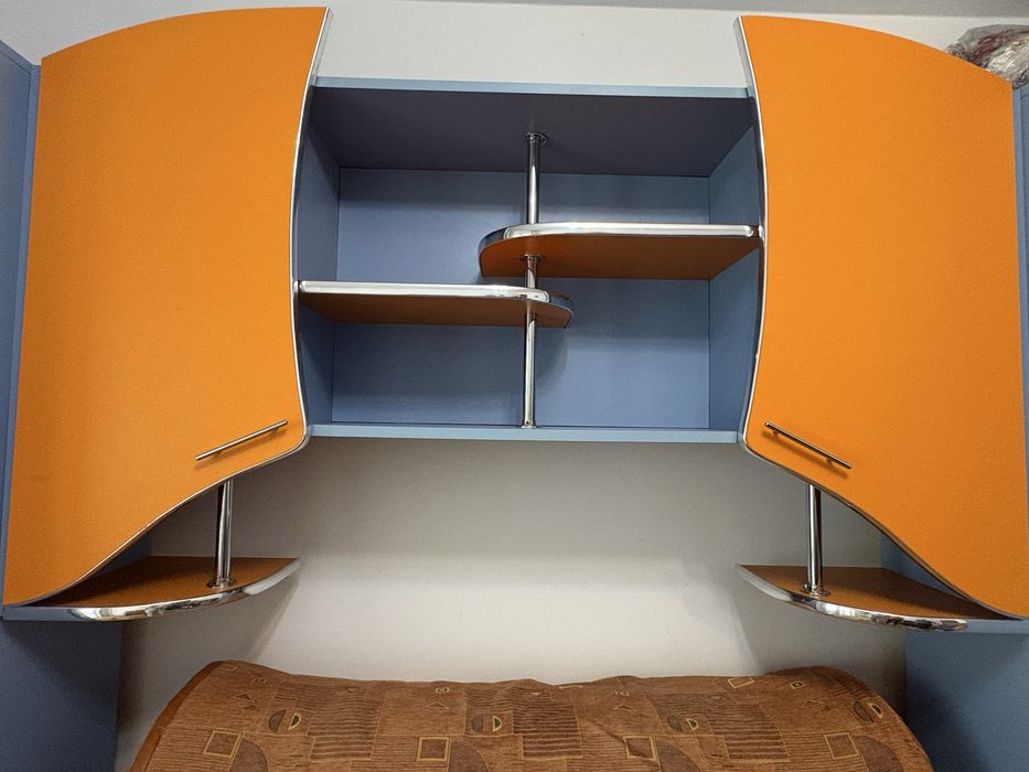 Vand mobila de dormitor, 3500 negociabil