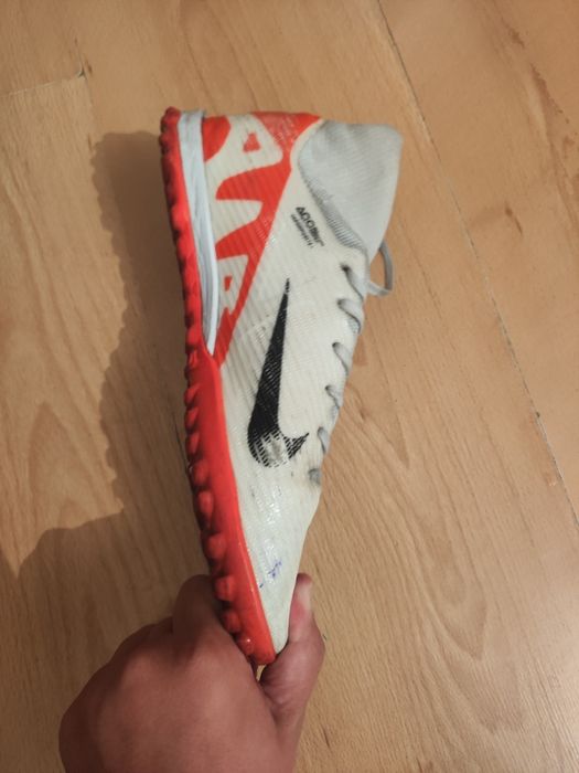 Продам сороконожки 39 размер nike