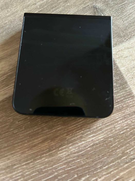 Samsung flip fe 7  8RAM 256GB