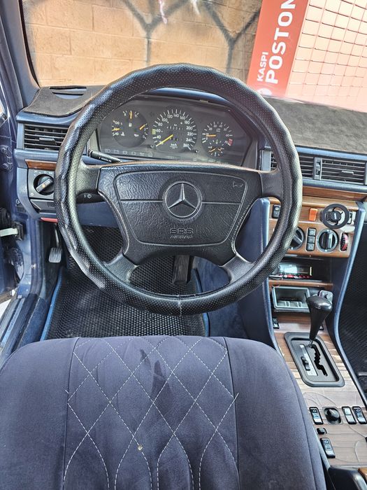 Продам Мерс 124, е280