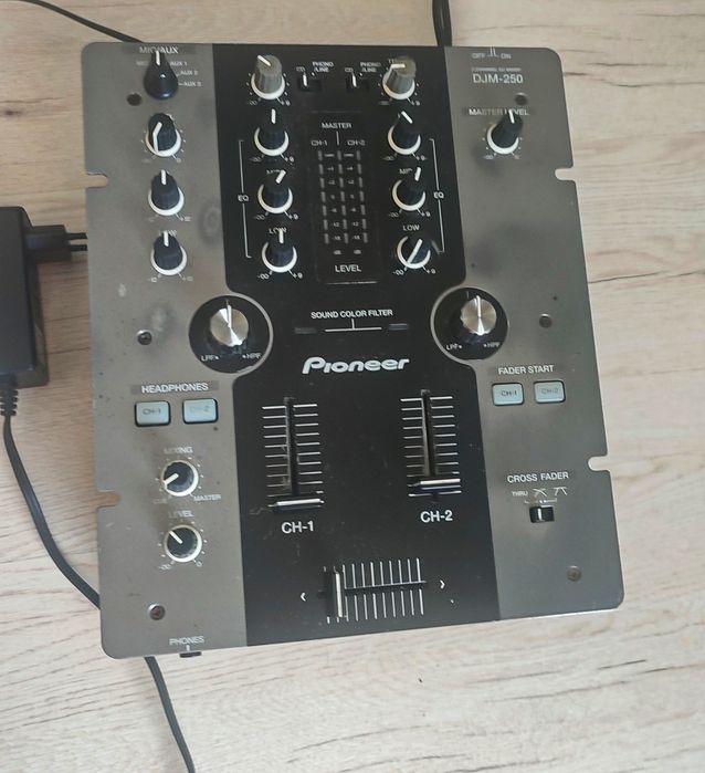 Pioneer DJM 250 DJ Mixer