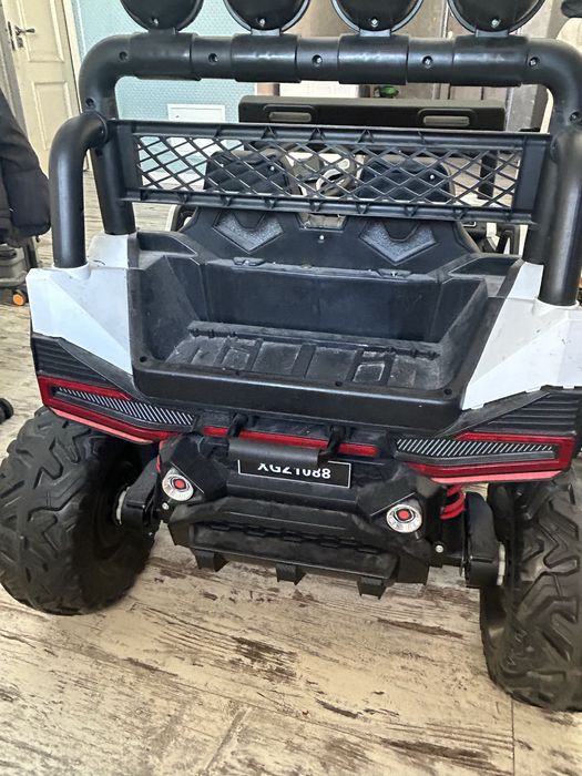 Продам детскую машину