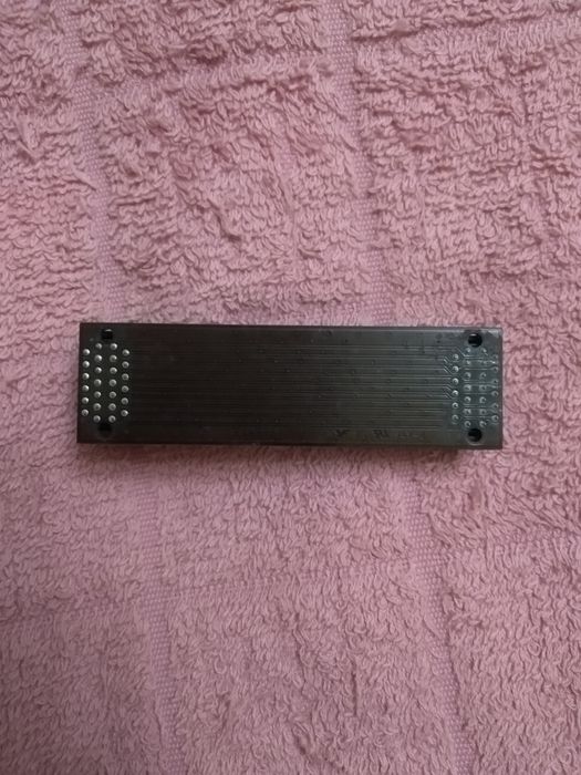 Гибкий мост SLI для видеокарт.