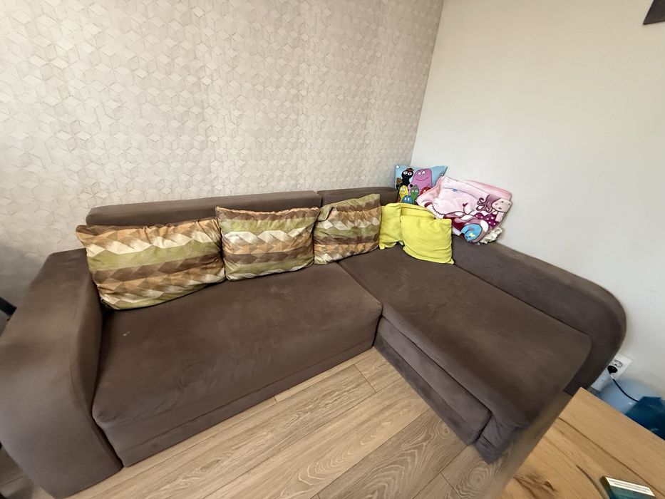 Ъглов идван с две ракли