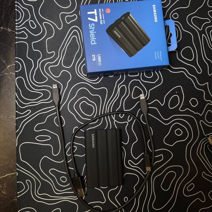 Samsung T7 Shield 2TB внешний SSD